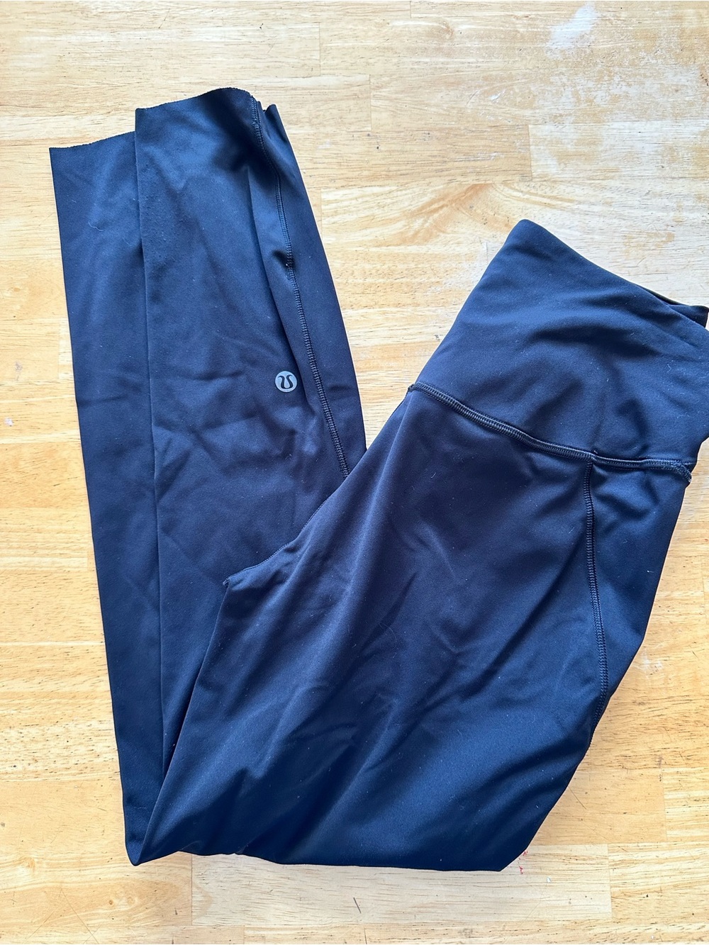 Lululemon leggings size 6
